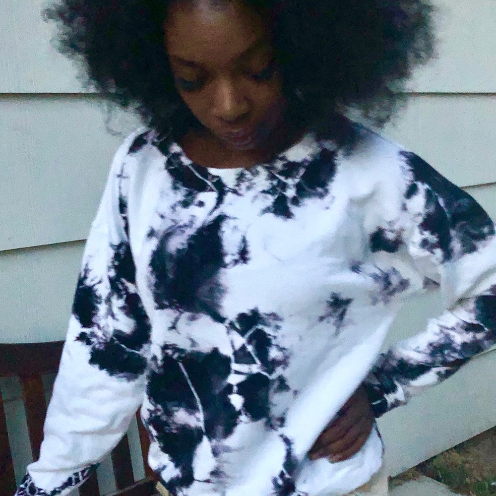 Comfort + Wisdom white black long sleeve tie dye